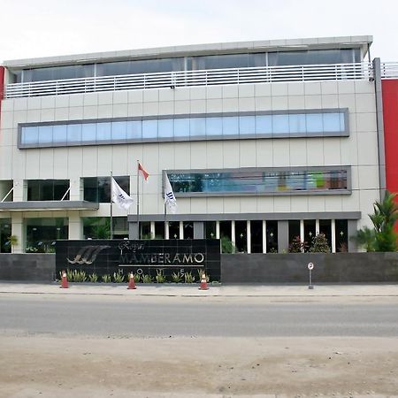 Royal Mamberamo Hotel Sorong Eksteriør billede