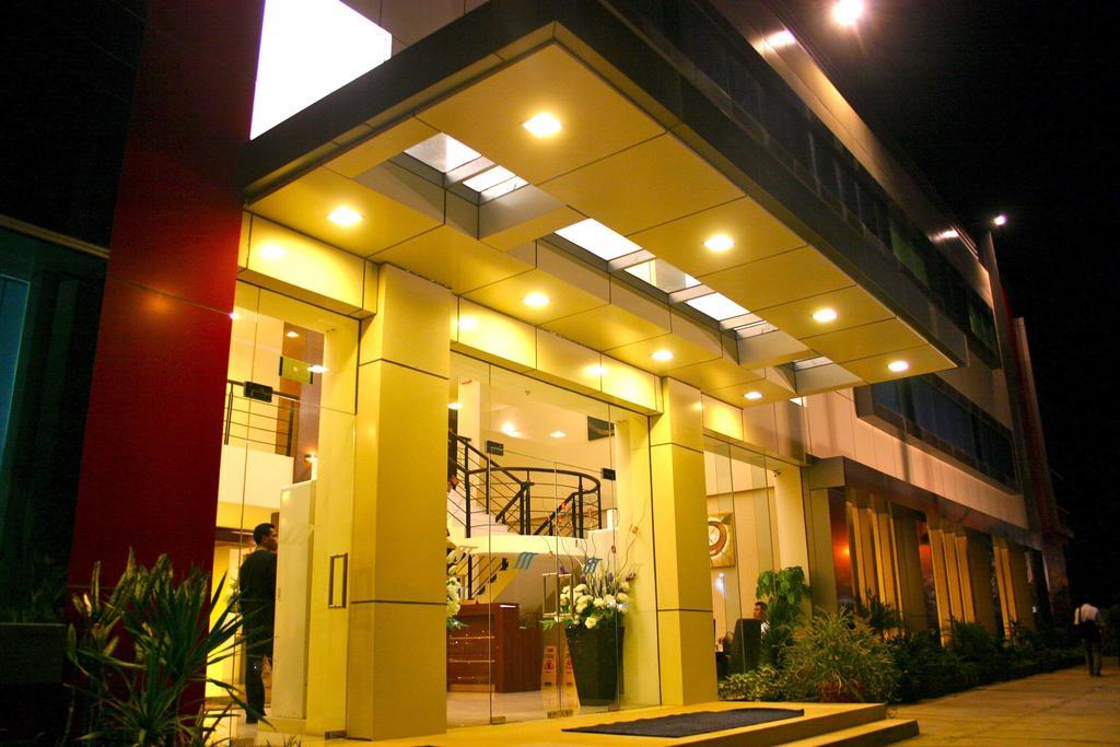 Royal Mamberamo Hotel Sorong Eksteriør billede