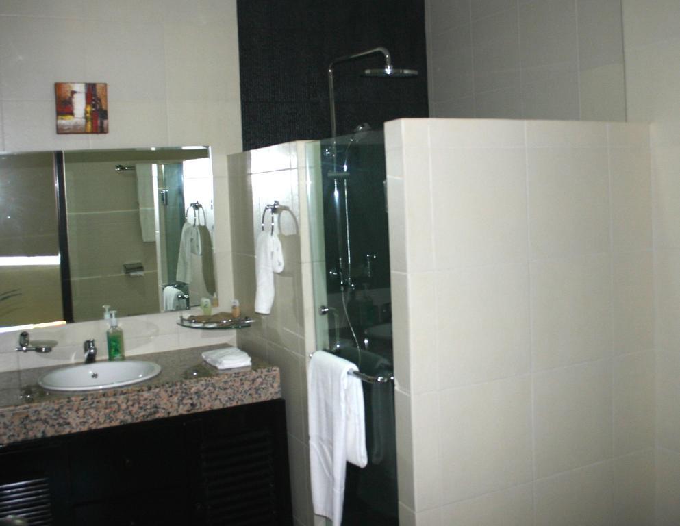 Royal Mamberamo Hotel Sorong Værelse billede